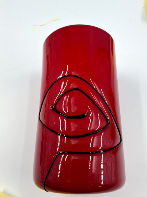 Rød vase